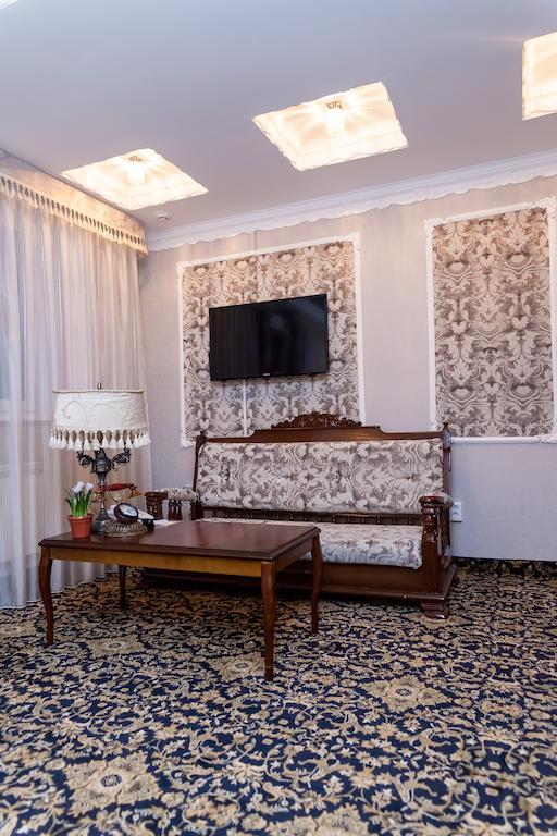 Hotel General Ekibastuz Zimmer foto